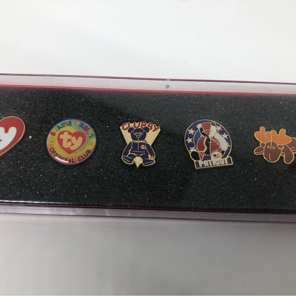 Ty Enamel Pin Set - Multicolor